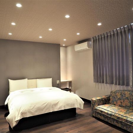 Day Chen Hotel Yilan Exteriör bild