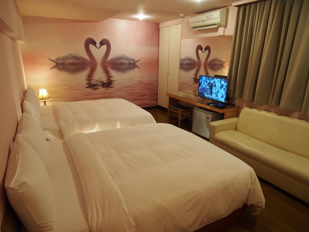 Day Chen Hotel Yilan Exteriör bild