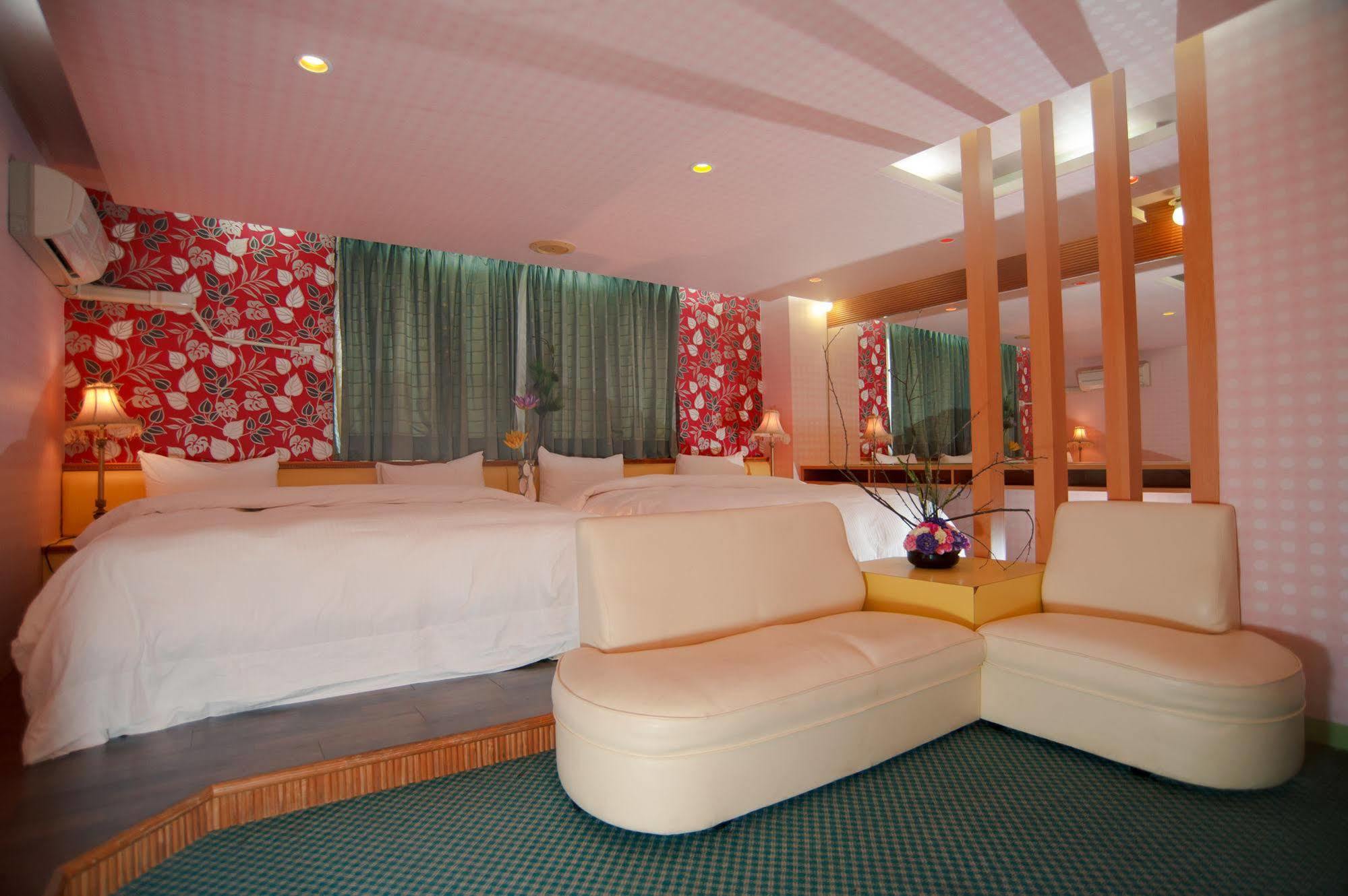 Day Chen Hotel Yilan Exteriör bild