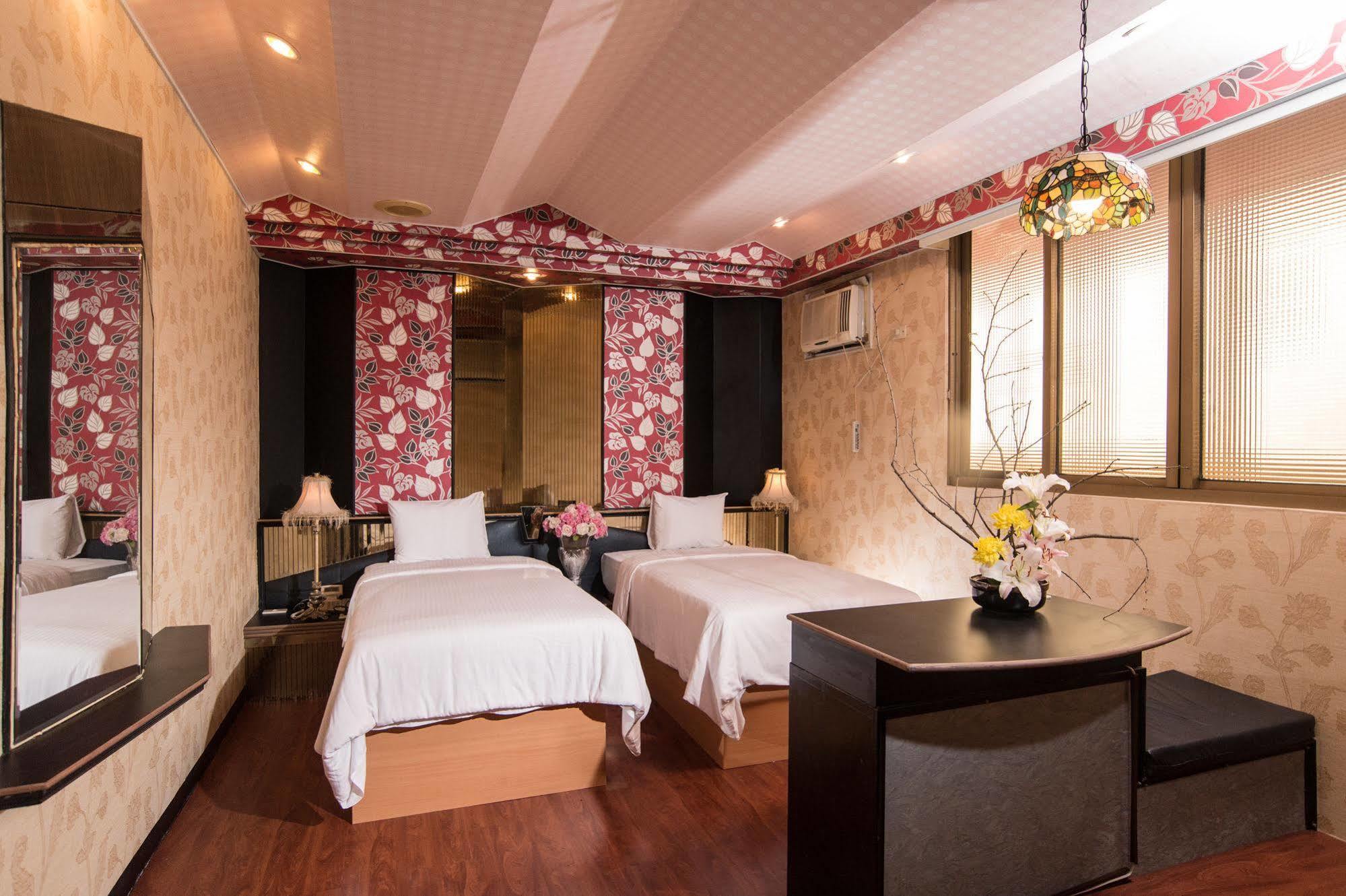 Day Chen Hotel Yilan Exteriör bild