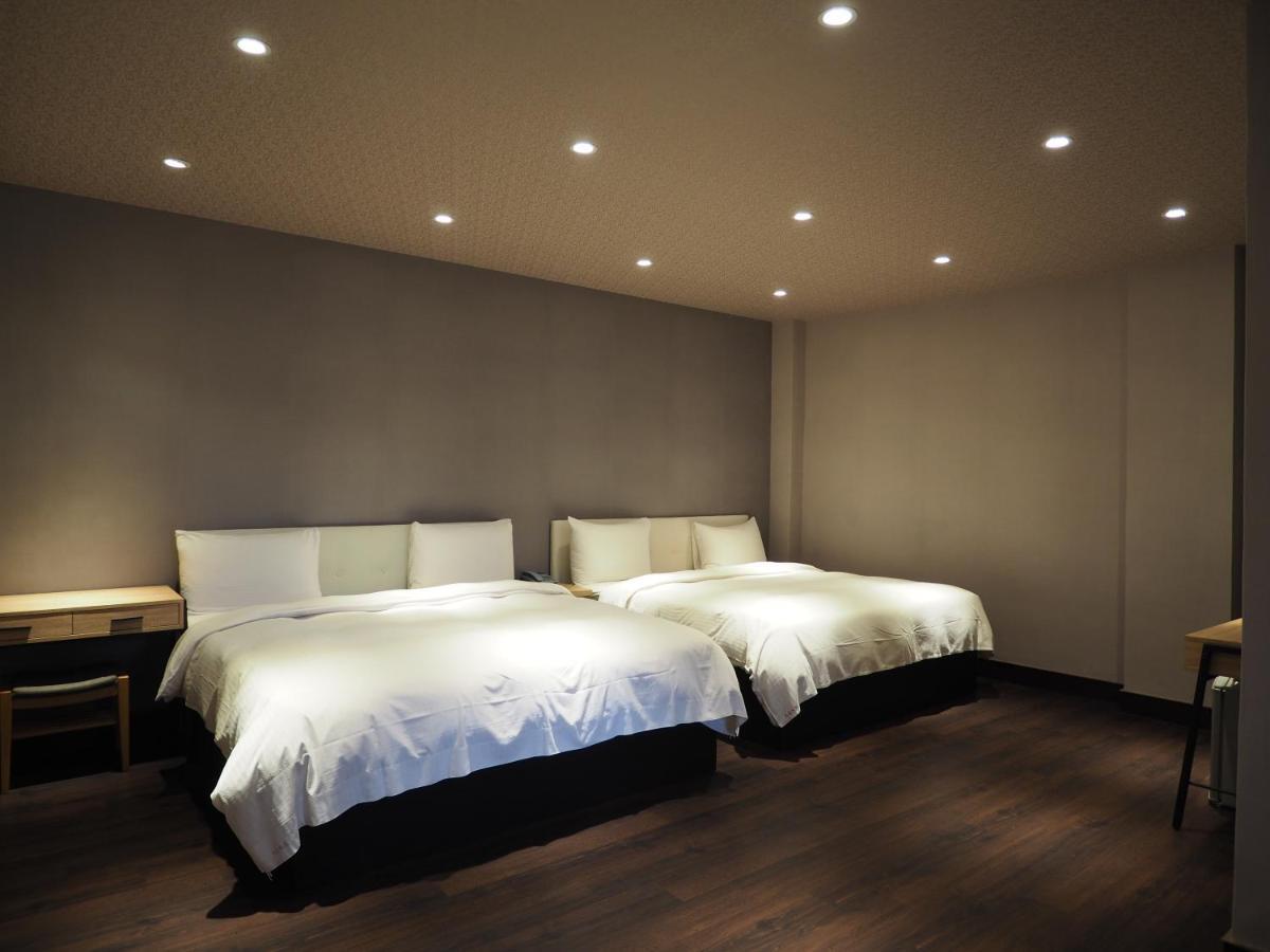 Day Chen Hotel Yilan Exteriör bild
